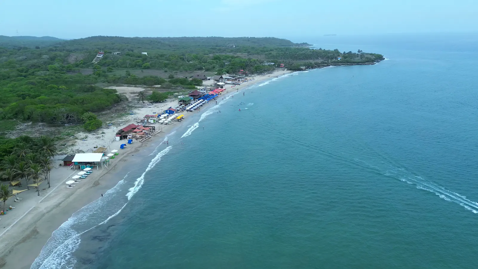 La costa de Playa Linda vista desde el aire